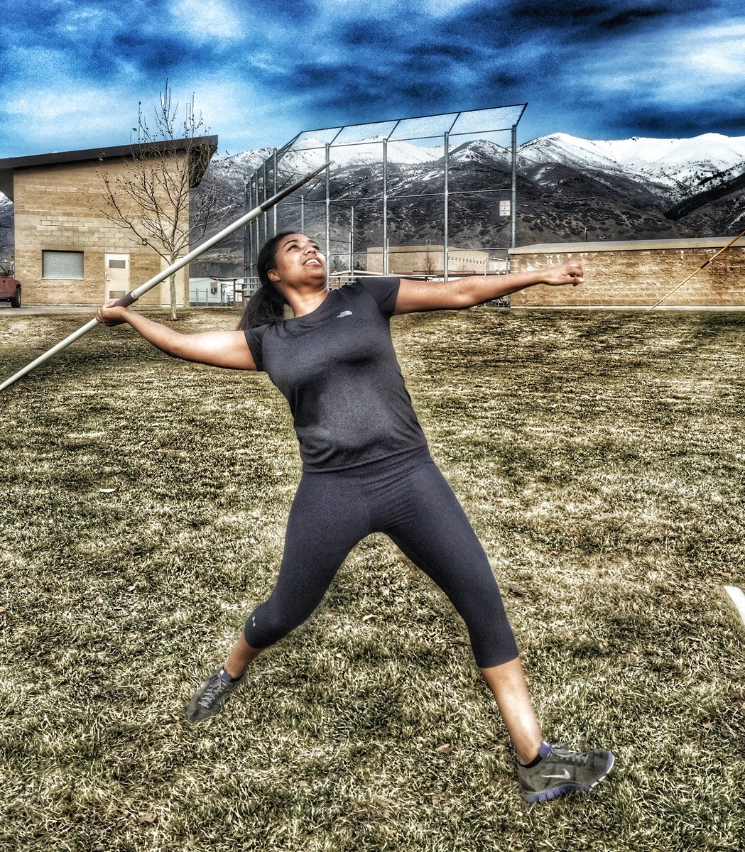 davistrackandxc's tweet photo. Javelin practice. #davistrack #thows #javelin https://t.co/tNZiqoKDTf