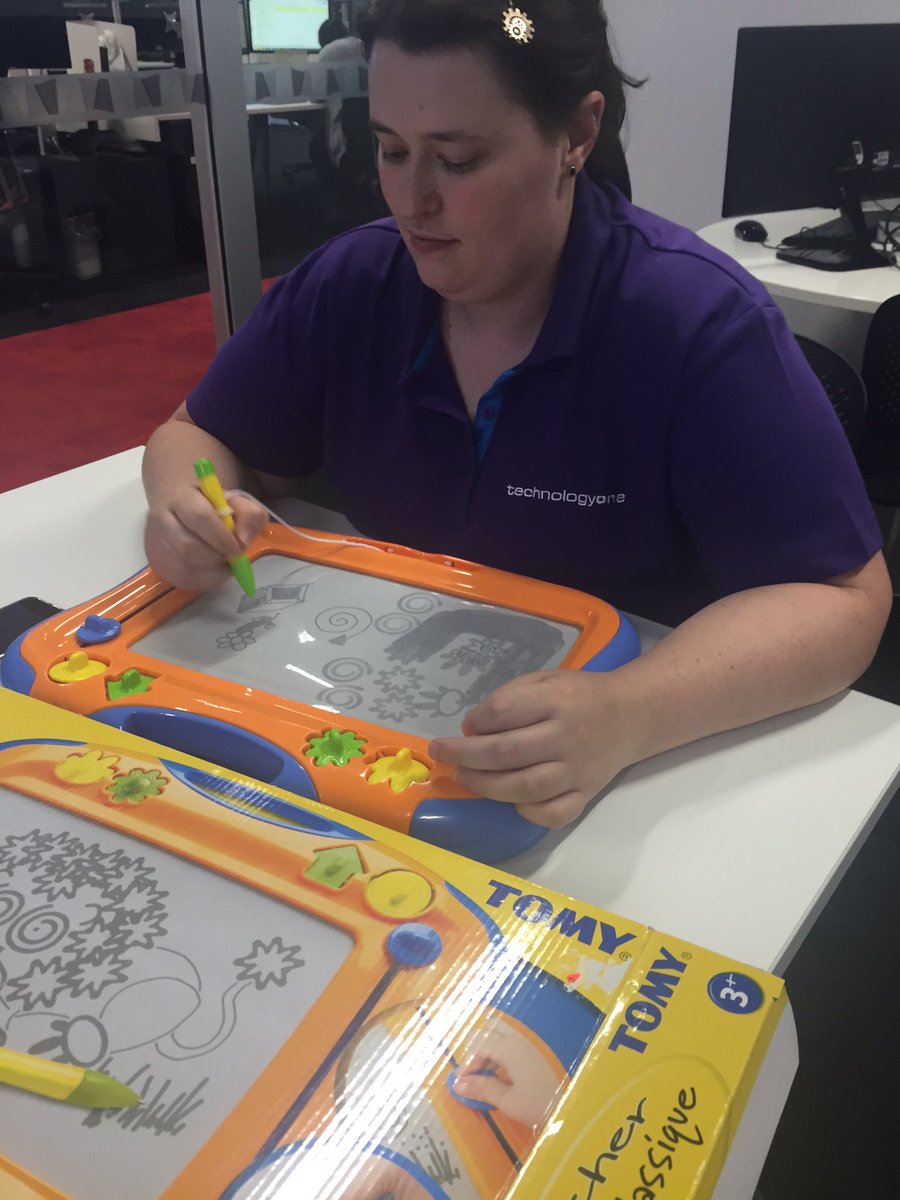 Brisbrowns's tweet image. Any device... #TechOneHackDay #etchasketch