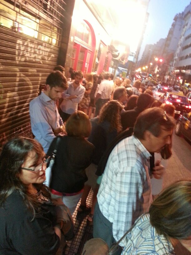 ESTRENO #LOSINVERTIDOS LLENO TOTAL #exito <a href="/Teatro_bsas/">Teatro Buenos Aires</a> <a href="/rolodali/">Amo a mi argentina</a>