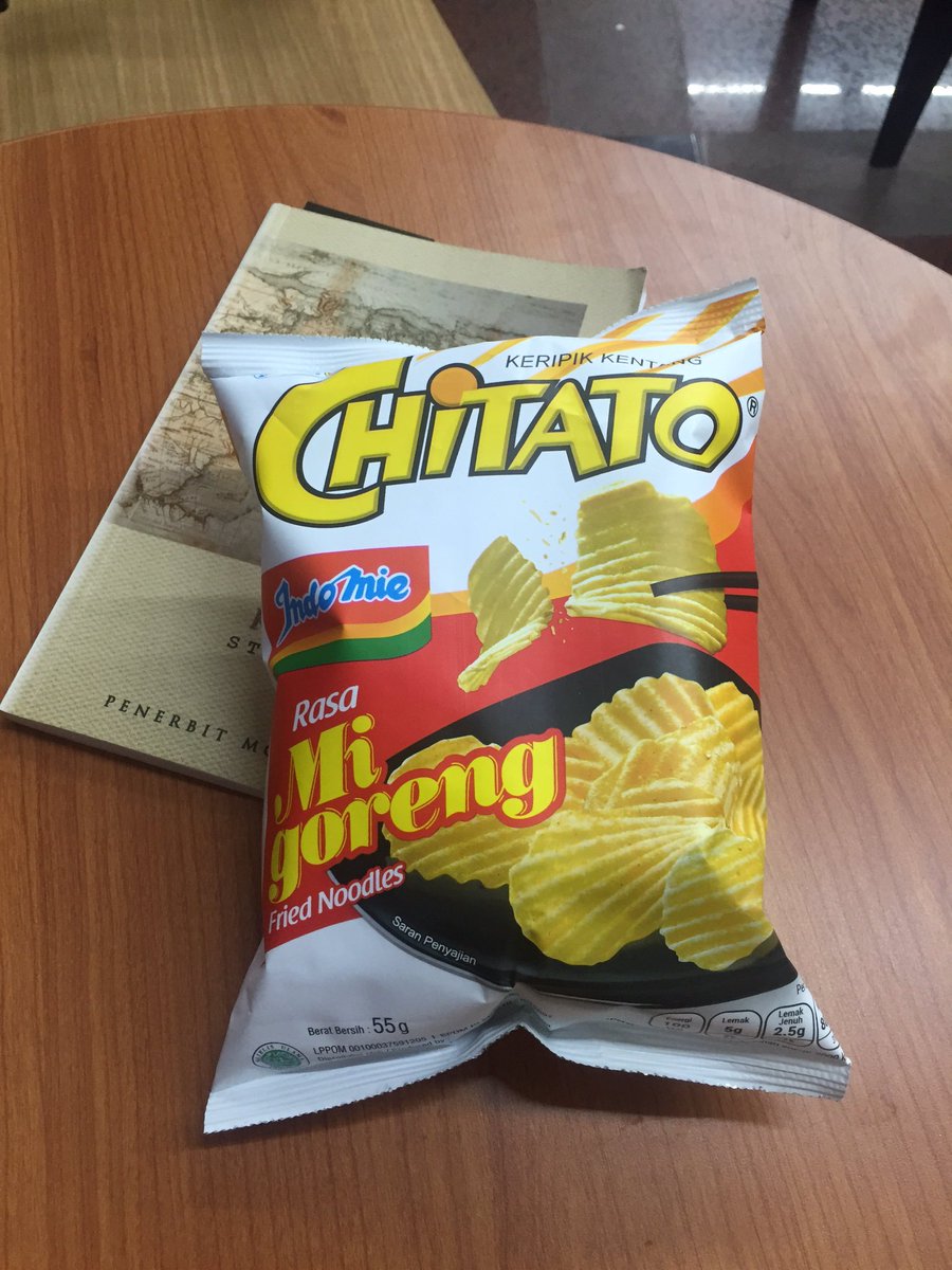 Callistaaa's tweet image. Path lagi error, yauda kita ngetwit aja hahaa... Akhirnya nemu ni chitato hits.. Kayaknya dah mulai banyakkk ya