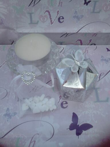 Flutterbelles's tweet image. We source, embellish &amp;amp; create #wedding items facebook.com/Flutterbelles-… we have silk flowers, favours, &amp;amp; more #bride2be