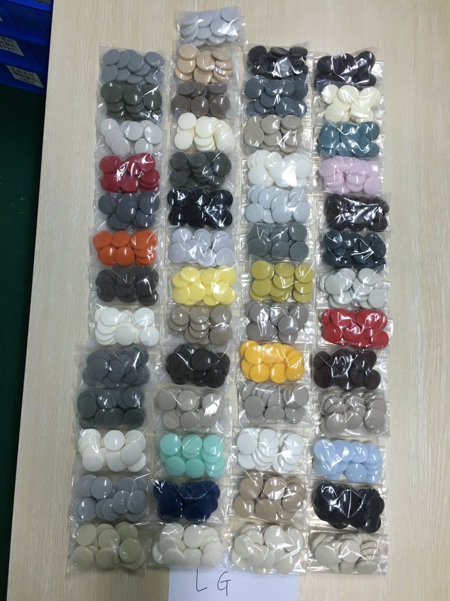 izzylee321's tweet image. Glue sample cakes for Himacs(LG), Staron(Samsung), Hanex and Opaly