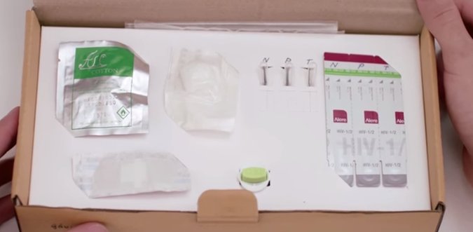 UNAIDS_AP's tweet image. #Thailand&apos;s @adamslovetweet shows step-by-step #HIV #selftestingkit as part of research prg. ow.ly/Z3u2H