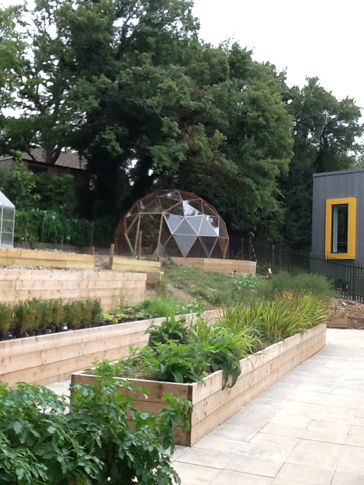 sunnydomes's tweet photo. STRIVE Horticulture did well installing this geodesic dome at cSEC Chesham https://t.co/MTzeCvyg5j
