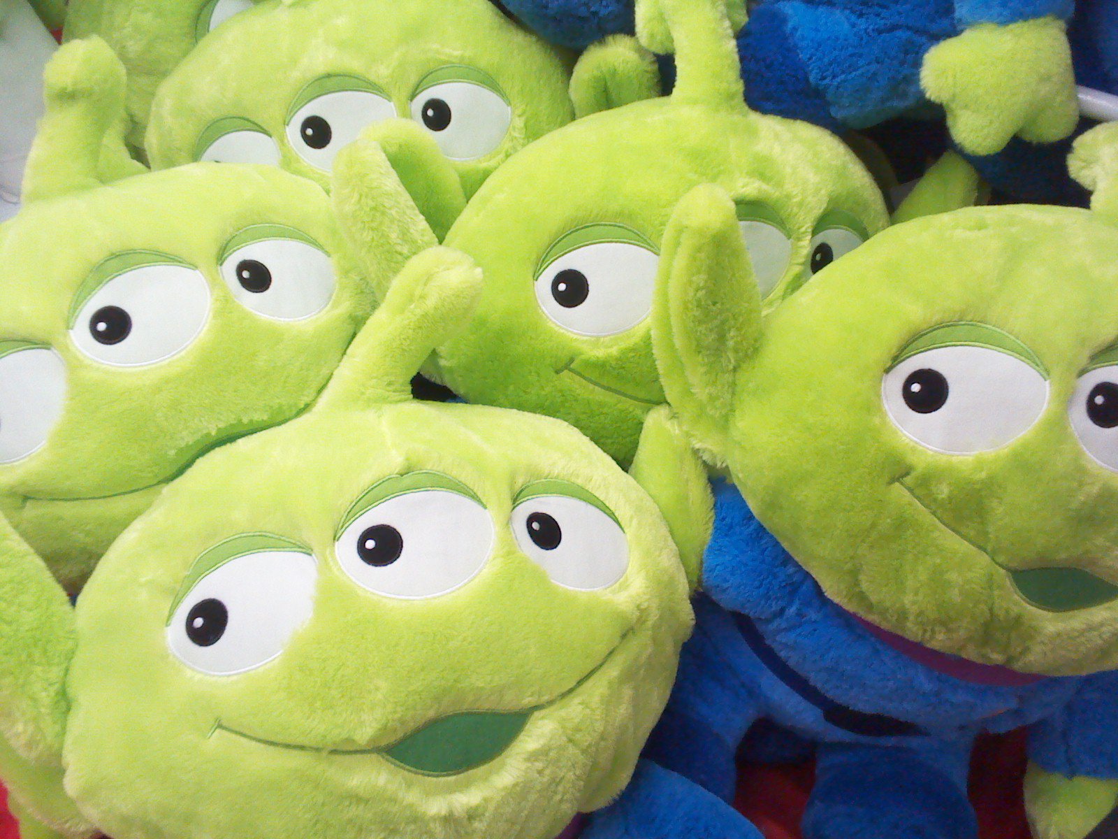 ラウンドワンスタジアム郡山店 Ar Twitter 大人気トイ ストーリーからリトルグリーンメンの 大きなぬいぐるみが新登場しました٩ ๑owo๑ ۶ 沢山並べると映画の名シーンが再現できるかも 命の恩人感謝永遠に ラウワン郡山 トイ ストーリー