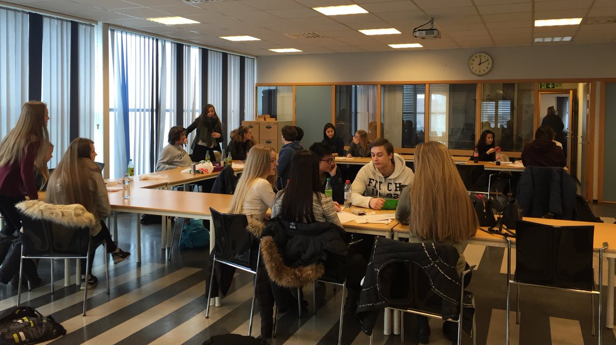 UEOstfold's tweet photo. Elever fra Malakoff vgs jobber med produktinnovasjon basert på Exilva, et nytt stoff fra Borregaard. @UE_Norge https://t.co/4JGCqT64Qr