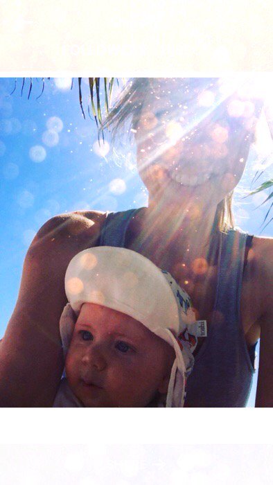 zoelouwil's tweet photo. Showing this little lad what summer in Australia is all about: fun, sunshine&amp; big smiles #bananaboat #morefunoutside https://t.co/za0piCUD0r