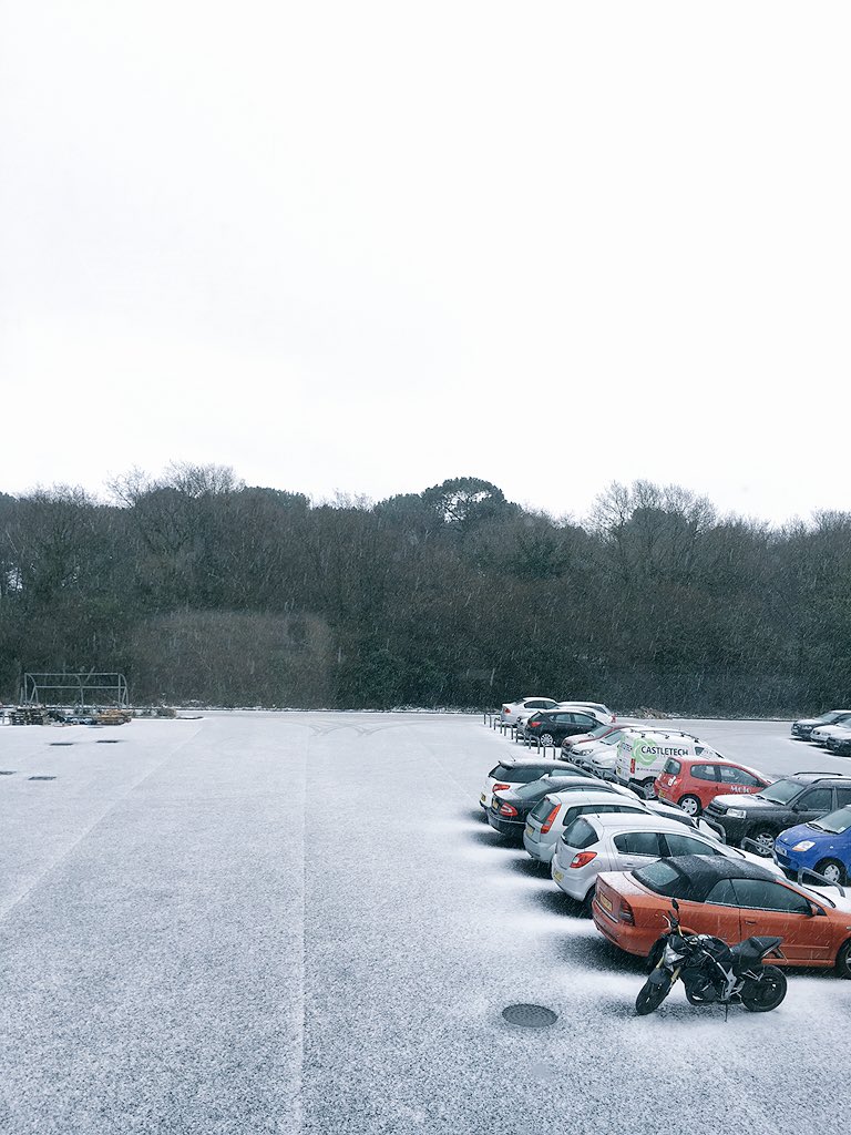 Ermm hello snow! 🌨☃