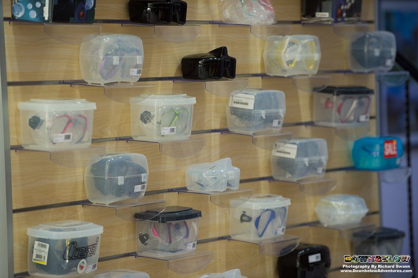 divedownbelow's tweet photo. So many #DiveMasks @divedownbelow #DiveShop #KKTimesSq #Sabah best2 visit or chekD website https://t.co/0kGwKzuFhZ https://t.co/XKUgEBmRot