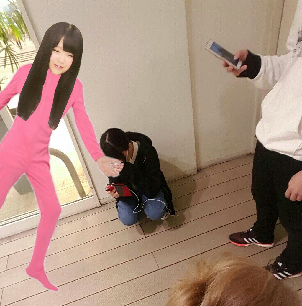 sca_hrn12's tweet photo. 握手しに行ってきた

@inokokko https://t.co/YsQCS1zjXR