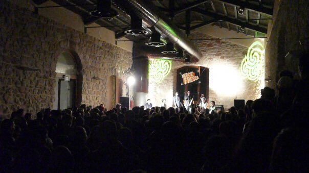 MerceFrescaBand's tweet photo. #2009 #livemusic #mercefresca #caltanissetta #riprese #videoclip #MicheleAbbate #concerto @vulloluca https://t.co/kIuySbw1ra