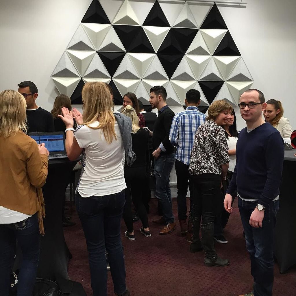 radredops's tweet image. All new Flow Beginners just arriving to start their day of immersion #flowbeginner @radiss… ift.tt/1QwLZ4A