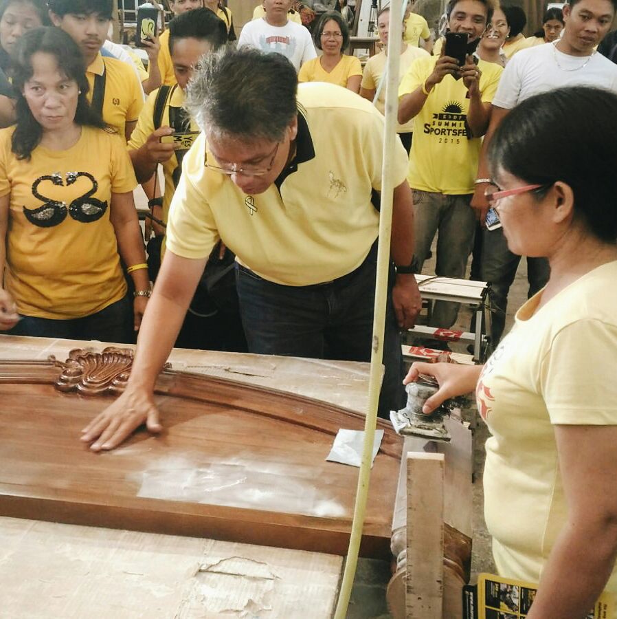 MARoxas's tweet photo. [Admin:] "Trabaho dito ang ating tututukan para hindi na kailangang mag-abroad. World class 'to,gawa ng kamay ninyo" https://t.co/3Gp5VWuUW0