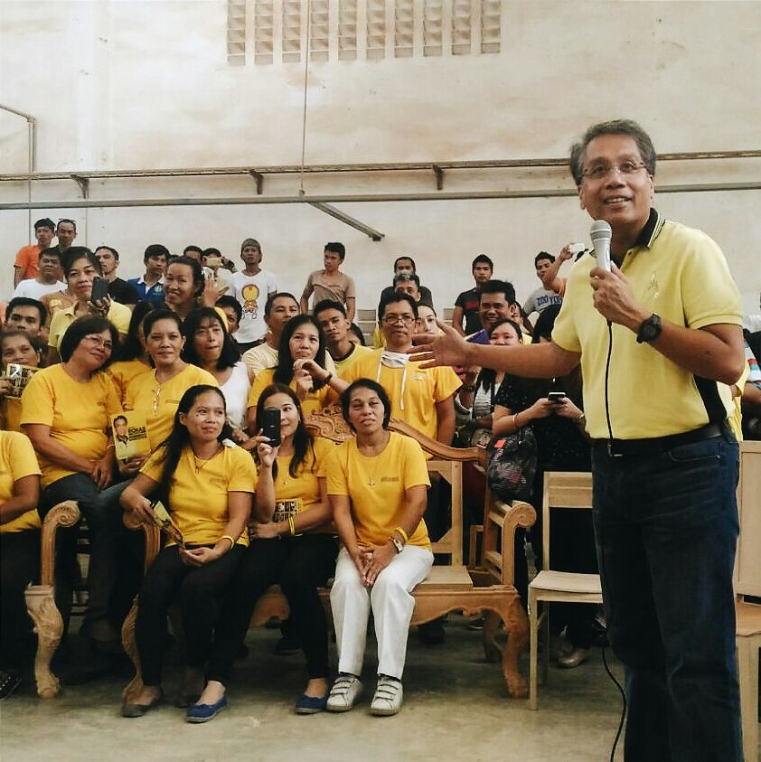 MARoxas's tweet photo. [Admin:] "Trabaho dito ang ating tututukan para hindi na kailangang mag-abroad. World class 'to,gawa ng kamay ninyo" https://t.co/3Gp5VWuUW0