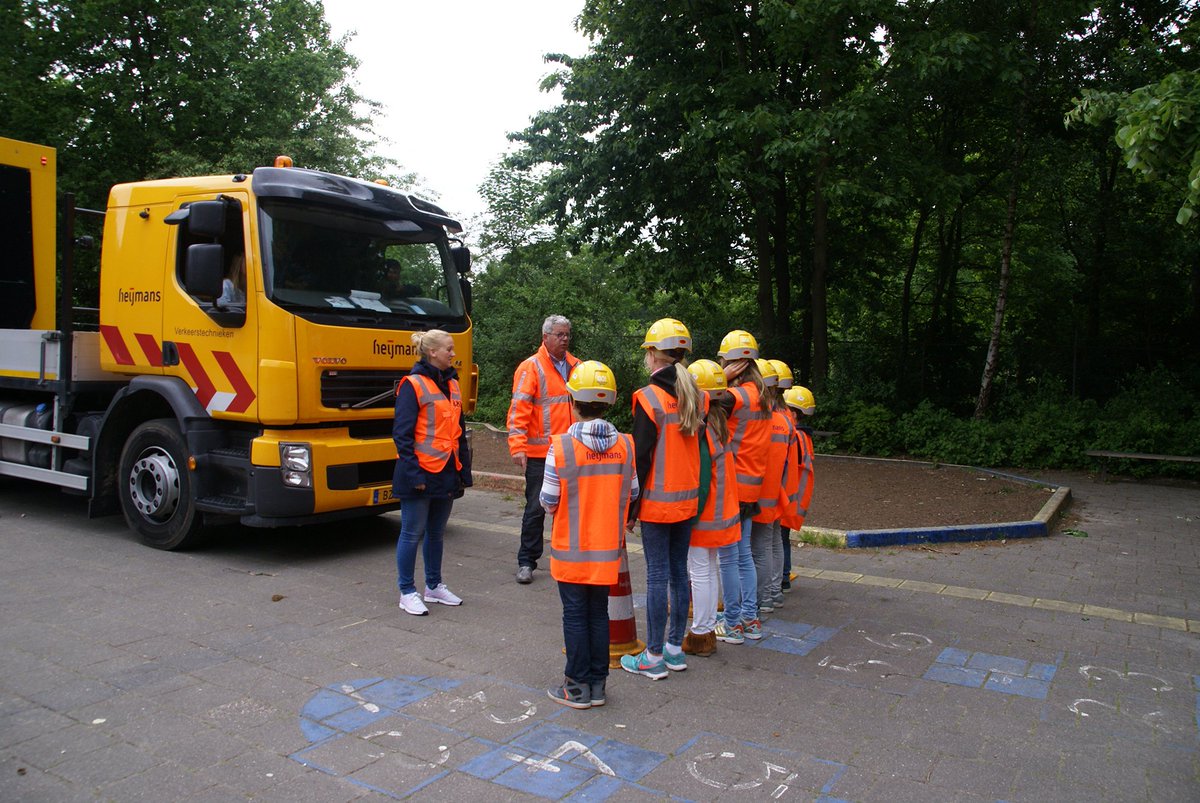 Blijf uit die #dodehoek! Op basisscholen geven we verkeerslessen om kinderen bewust te maken heijmans.nl/nl/nieuws/blij…