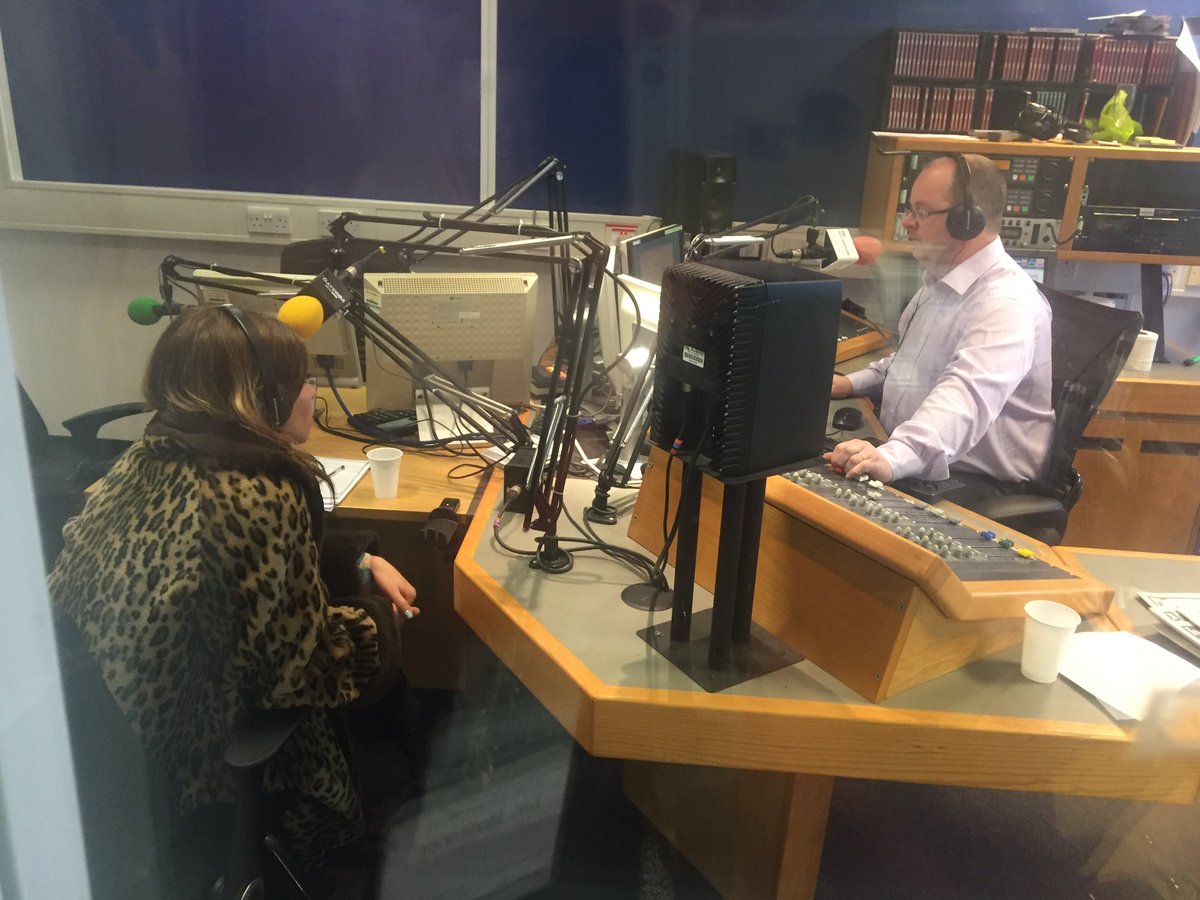 @Beth_morrisuk_ live on <a href="/BBC/">BBC</a> with <a href="/andrewpeach/">Andrew Peach</a> this morning talking all things #TheVoice 🎼
