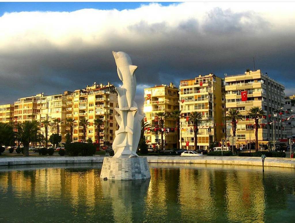 İnstagramda bizi takip edin => instagram.com/sevdamizksk Günaydın #Karşıyaka #ksk #yunuslar