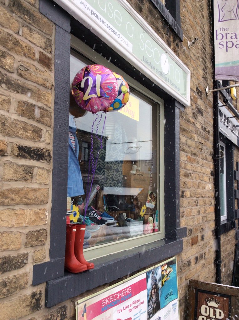 Pause A Second tweet media