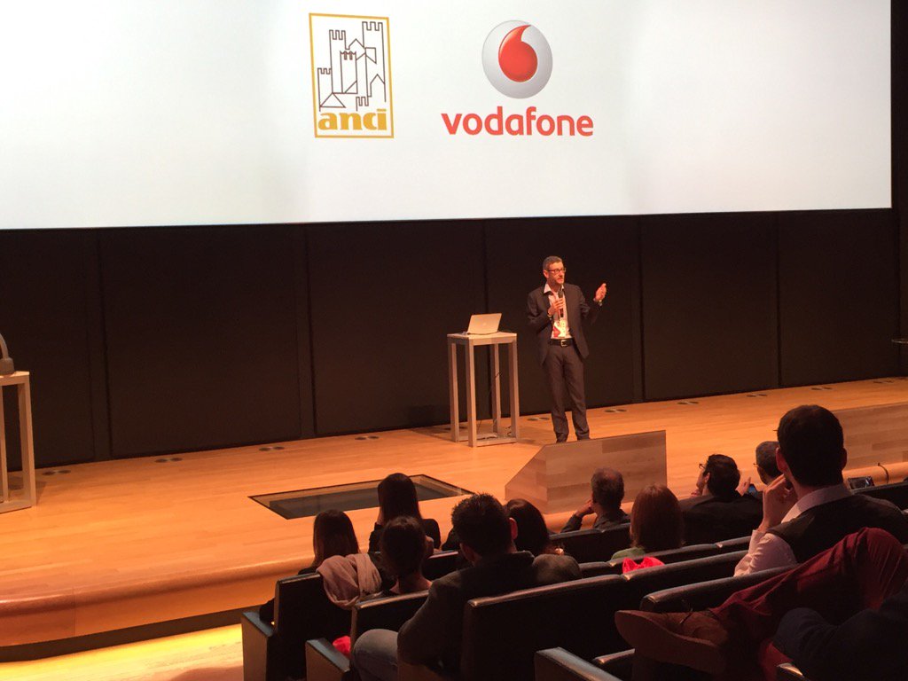 GiorgioGulliver's tweet photo. #VodafoneIT #hackdays #anci https://t.co/Ldpb9dpPsy