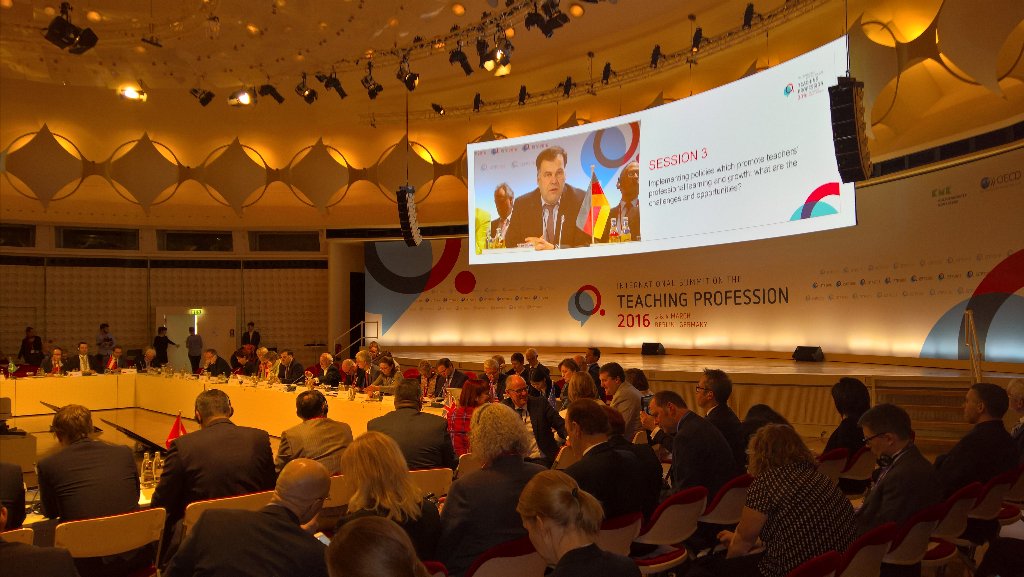 ISTP2016's tweet photo. #Dorgerloh opens Sessions 3 #ISTP2016 @mahanusch #KMK #Saxony-Anhalt https://t.co/QVeqrffp1h