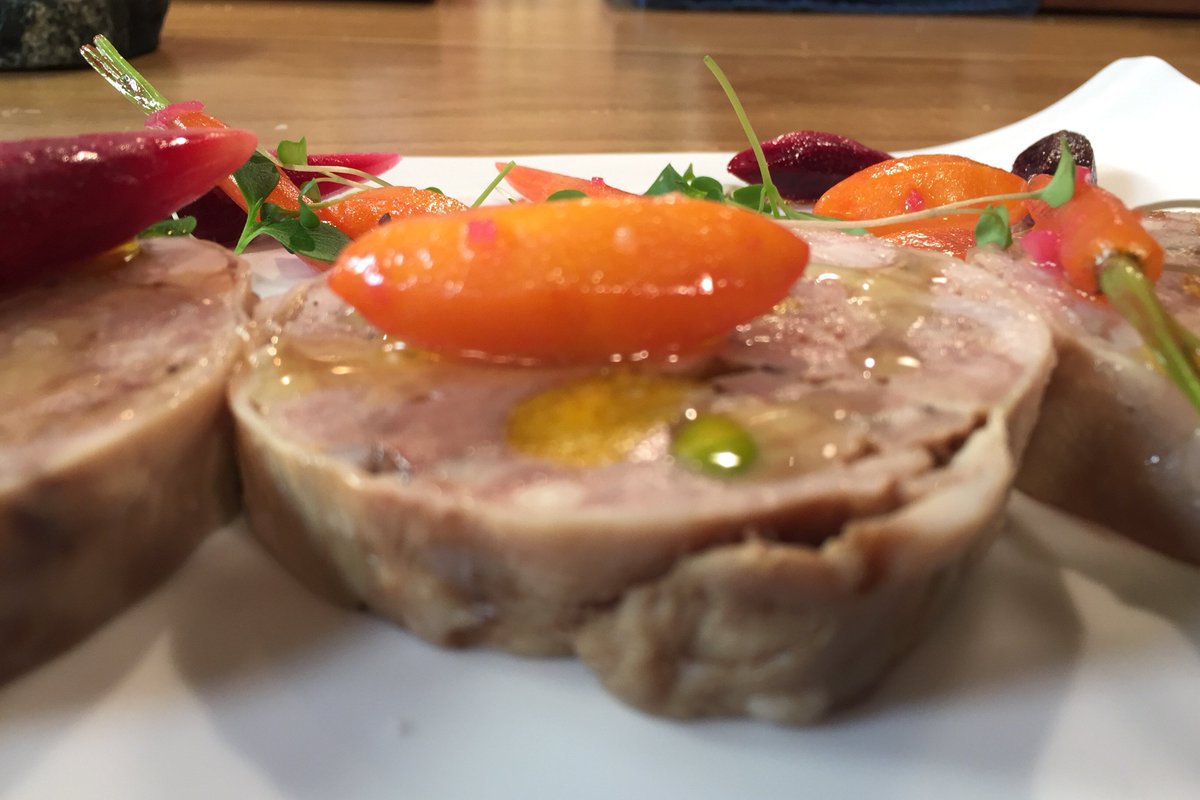 CocinaRTVE's tweet photo. ¡Romped moldes #culinarios hoy llegan las #terrinas sorprendentes a #TorresCocina en @rtve!
¡Que no os encasillen😝! https://t.co/bEWyguTlEv