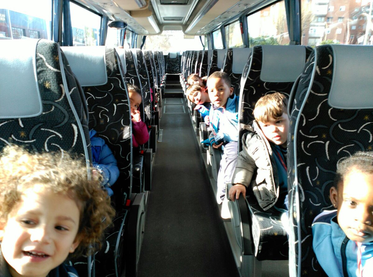 nscarmenmo's tweet photo. Los alumnos de 3 años nos vamos a la #granja guay!!!!! https://t.co/ixzeDTPvR7