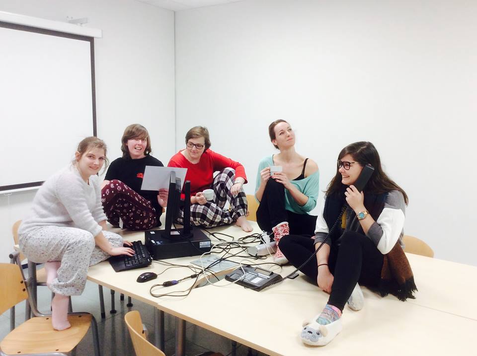 JOETZoost's tweet photo. Casual Friday op den bureau bij @JOETZoost? Nee hoor! 
Ook wij doen mee #pyjamadag!  #bednet @BednetBE #vfgj https://t.co/mr13Qbsf42