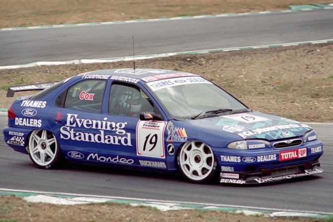 1990sBTCC's tweet photo. Charlie Cox was the first to run a hatchback Mondeo in the #BTCC in 1995 after his saloon got destroyed at Thruxton. https://t.co/9Ixlq2oJtp