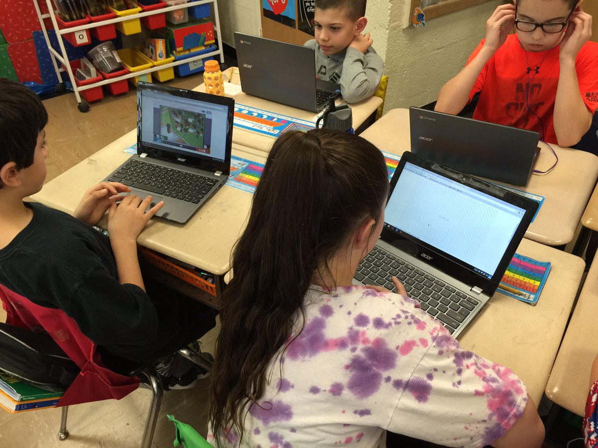 WWP_Dalers's tweet photo. Gr. 5 Ss exploring @icivics during Social Studies to better understand the role of @POTUS! @garsloan https://t.co/f27Uc2MYRA