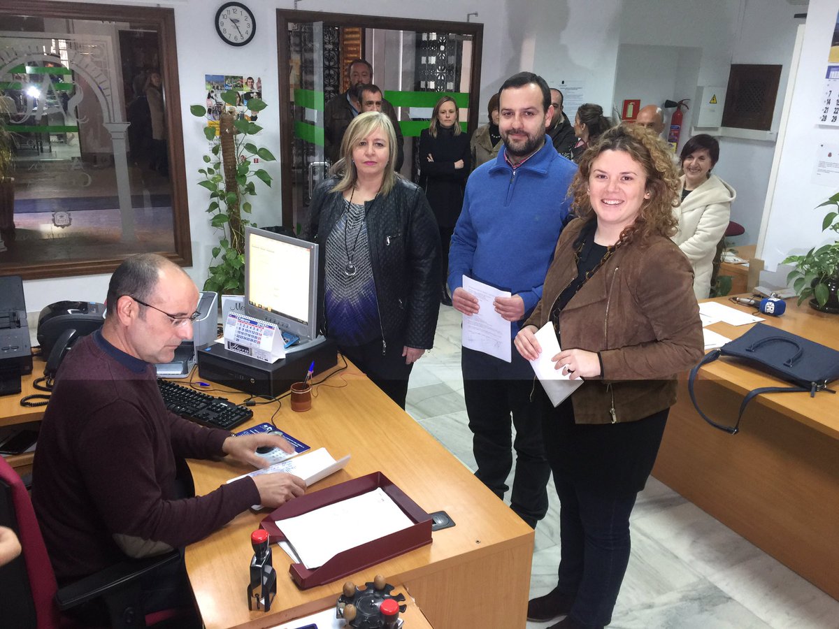 charrytv's tweet photo. La moción de censura en el @AytoRonda ya ha sido presentada por @IsabelBarriga, @AlvaroIURonda y @TereValdenebro. https://t.co/FkWOITfVBZ