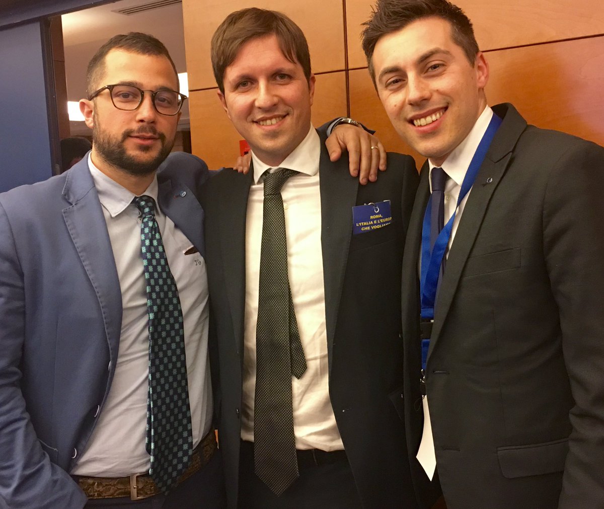 Protagonisti al tavolo amm.locali di #Italia ed #Europachevogliamo con <a href="/GianluColletti/">Gianluca Colletti</a> <a href="/mattemastrini/">Matteo Mastrini</a> <a href="/il_gorla/">Juri Gorlandi</a> !!