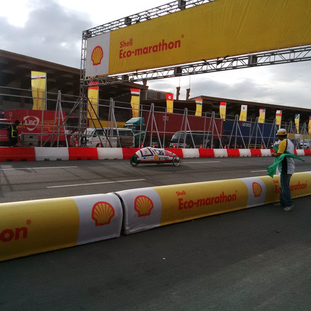 PhilippineStar's tweet photo. A couple of student-built cars being tested on the 12-km urban track of #ShellEcoMarathonAsia2016 | @danessarivera https://t.co/bXi5qkp5Ct