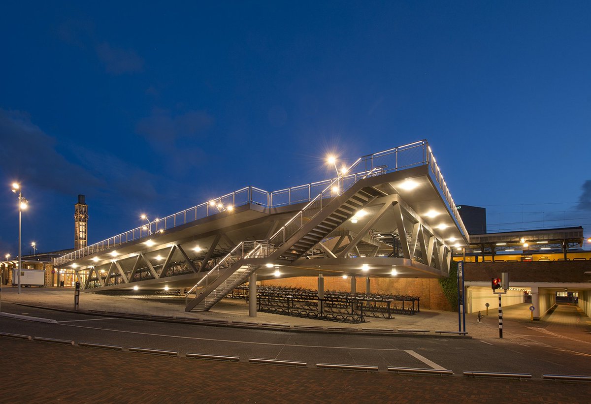 _studiosk's tweet photo. Vanaf vandaag kun je je fiets stallen in deze #fietsflat bij station @gemeentehengelo @ProRail @Movares #trots https://t.co/ofp1BnEbZW