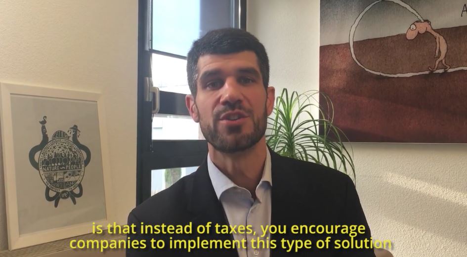 EarthwormGlobal's tweet photo. French gov plan 300% tax on #palmoil imports. @BastienSachet's video offers solution  https://t.co/IweqfRdKAM https://t.co/QunTO7SJ6g