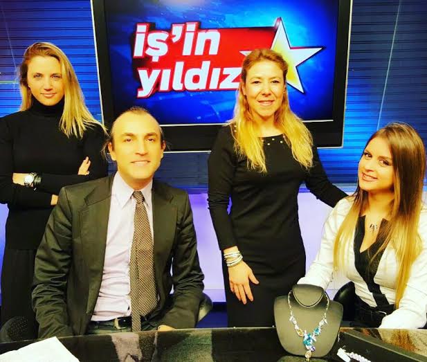 Expo Channel Tv'de İşin Yıldızı programının bu haftaki konuğu <a href="/MONEMELOFFICIAL/">MONEMEL</a> marka sahibi <a href="/EmelErcetin/">Emel Ercetin Aktuna</a> olacak...