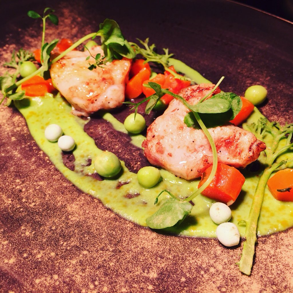 Ein Blick ins neue Menü: Kabeljaukinn-Erbse-Möhre #five