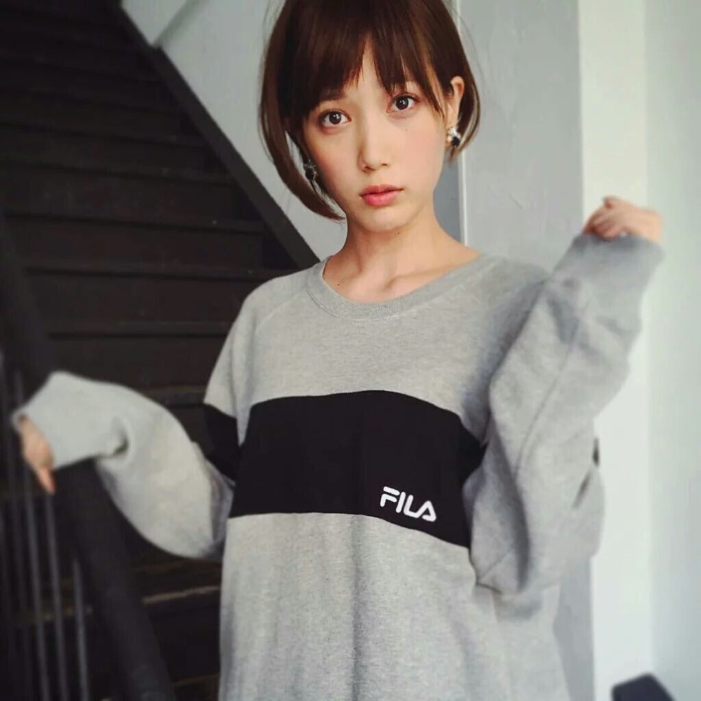 た ろ さ ん なにこの神ってる写真 萌え袖 ダボっとしたスウェット 鎖骨 そして 鎖骨 からの鎖骨 写真を反転させて 想像してみえる うなじ 可愛いいいいいいい 女子力の塊やな ほんま憧れ にしても 細い細すぎるよ 本田翼 T Co た ろ さ ん なにこの神ってる写真 萌え袖 ダボっとしたスウェット 鎖骨 そして 鎖骨 からの鎖骨 写真を反転させて 想像してみえる うなじ 可愛いいいいいいい 女子力の塊やな ほんま憧れ にしても 細い細すぎるよ 本田翼 T Co