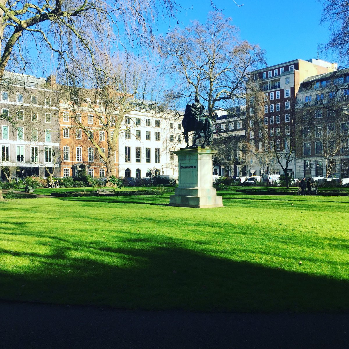 WolfseyLee's tweet photo. St.James's Square looking glorious.No. 5&amp;8 in the background. All we need now is a BBQ &amp; some drinks @ian_mccarter https://t.co/uYZ0Q1Eiq5