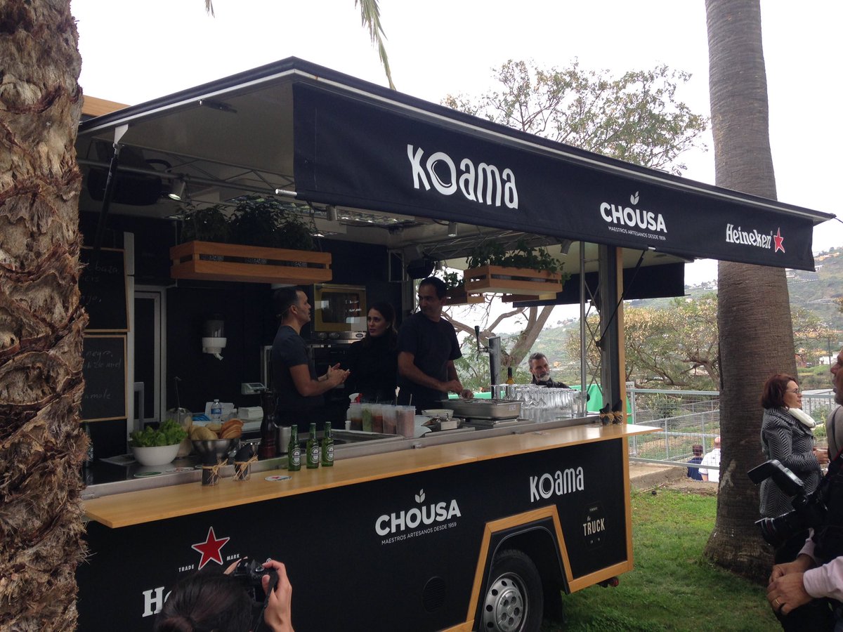 crishdez__'s tweet photo. En @radioclubSER hablamos de gastronomía sobre ruedas con The Truck, nuevo foodfruck de #ingapan canarias e @INCABE https://t.co/4ApdlQF0nZ