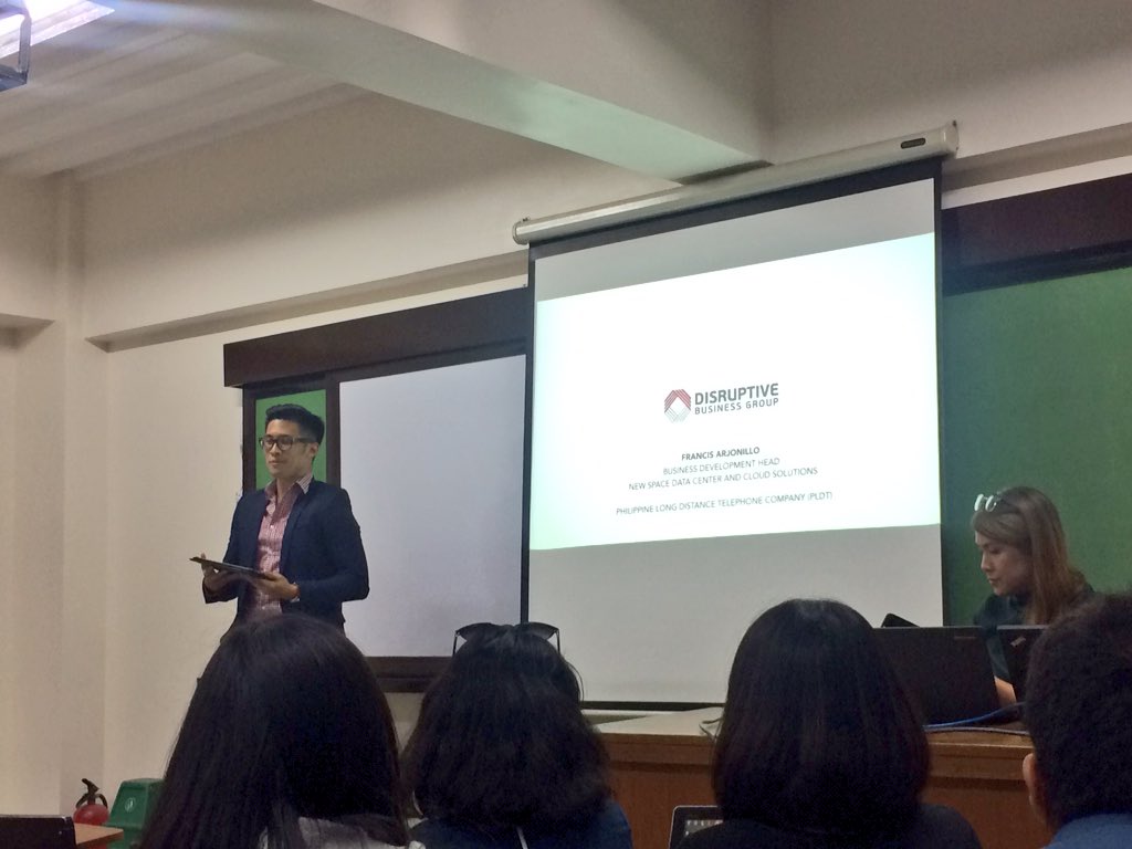 AteneoACTM's tweet photo. Francis Arjonillo talking about PLDT's Disruptive Business Group. 

#CareerBuildingProgram https://t.co/30Q0iTSJoQ