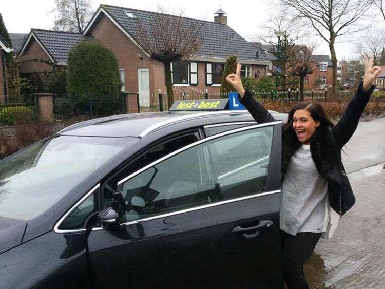 OG3NE's tweet photo. Yesss!! Deze chick heeft in 1x haar rijbewijs gehaald !!! OH YEAH 🎉🎉 #sohappy https://t.co/YrroVchdr8