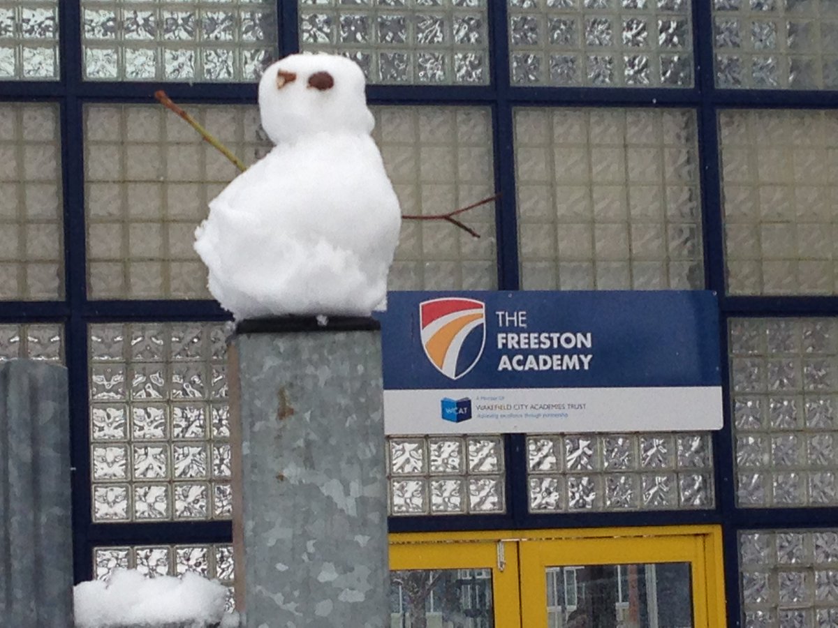 OutwoodFreeston's tweet photo. Say hello to the new #Freeston mascot for the day! #snowman https://t.co/rExpzfxZpn