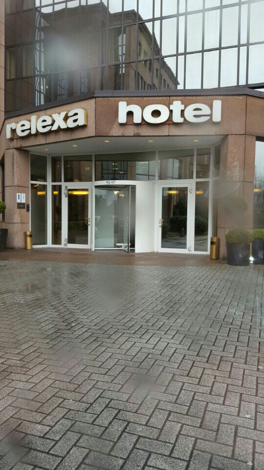 Danke :-). RT <a href="/taxiphilosoph/">Peter Wolter</a>: Kunde (@ relexa hotel Airport Düsseldorf Ratingen ) swarmapp.com/c/36wiGPVMaK6
