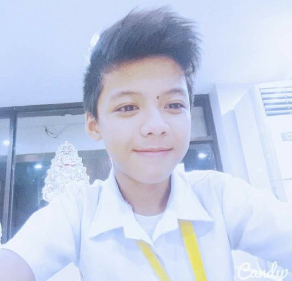 ChenneyRose's tweet photo. ang gwapo niya https://t.co/KW2D8TglTO