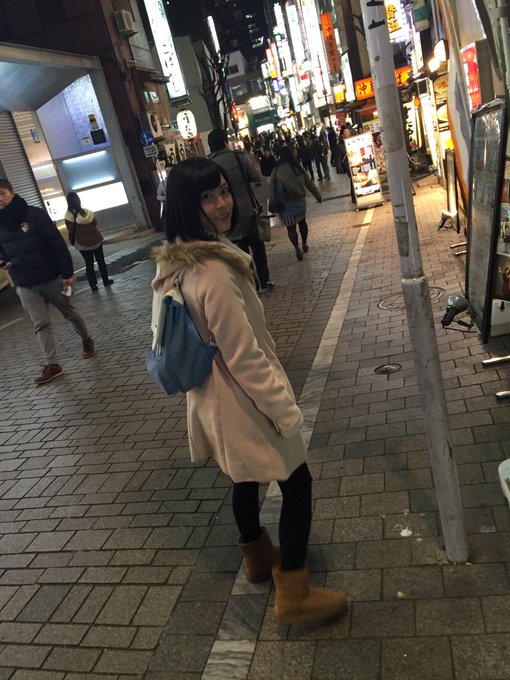 歌舞伎町をふらふら歩く怖いもの知らずな田舎者の今年22歳。 https://t.co/4GWuW1DpCP