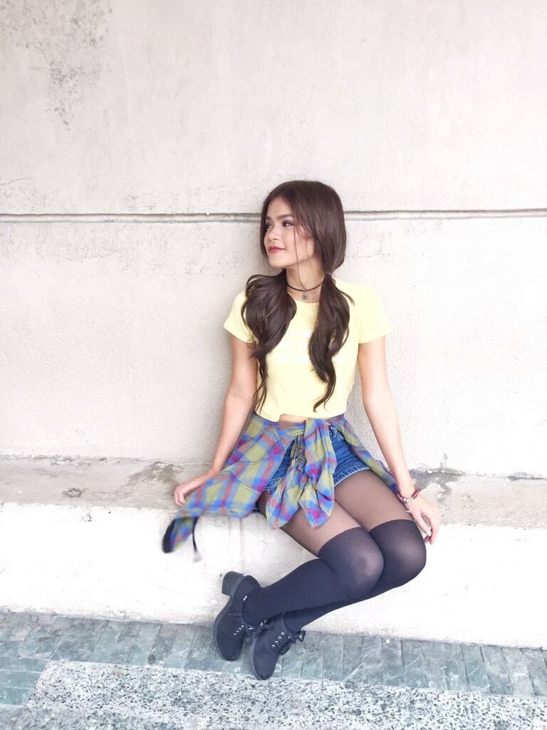 binizone8's tweet photo. @MARSTELLARACAL-My grunge look for today!😊I did my hair and make-up and styled myself today😁
#ShowtimeFirstFridate https://t.co/j19sd3Qeqm