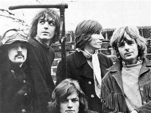 rockolpoprock's tweet photo. 45 anni di "Pink Floyd: Live at Pompeii": per non dimenticare. https://t.co/2FjMC6j8CU https://t.co/R7cEP1gx70