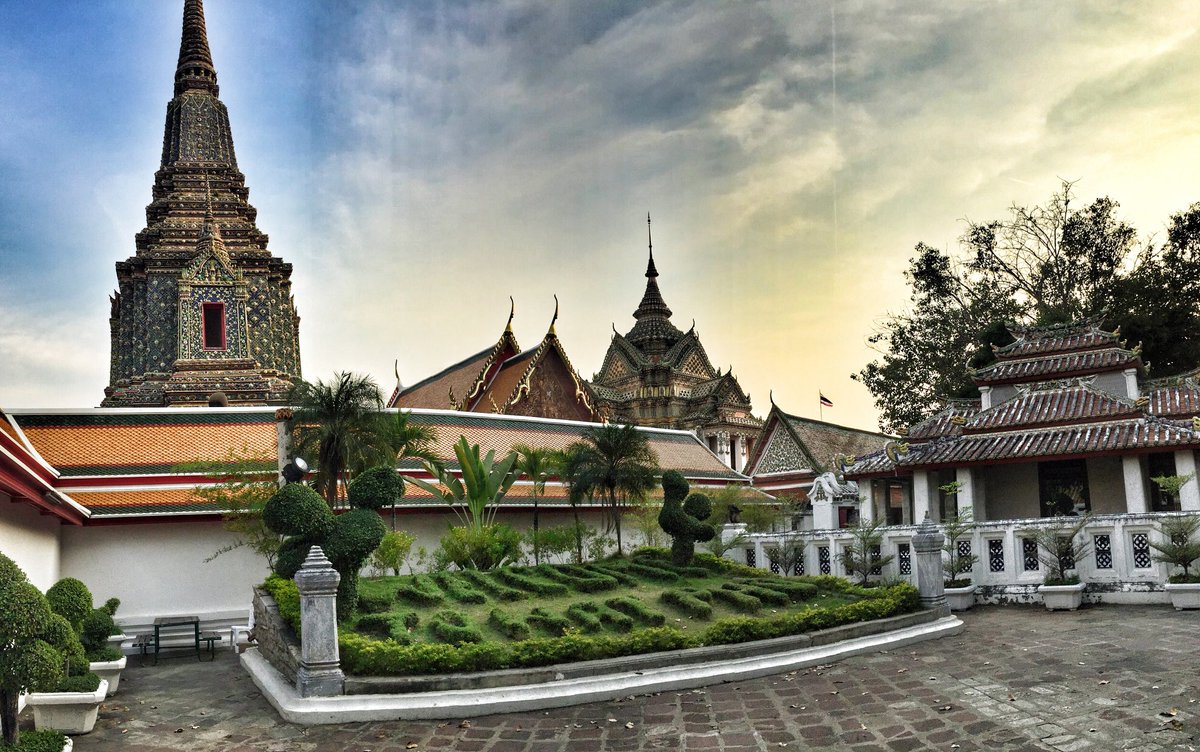 DunyaBuyukcom's tweet photo. Wat Pho Tapınağı - Bangkok / Tayland https://t.co/QKJ1EkuXCF