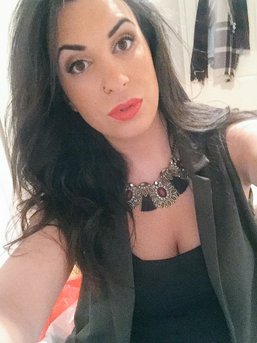 marialemmon's tweet photo. Viernessssss💕💕💕👠👠👠🔝🔝🍷🍷 https://t.co/6RVtsZPvFN