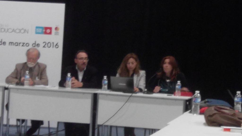 dgafprofesorado's tweet photo. @mar_educa expone #PROMECE @educaINTEF en @interdidac Formación para el aula. Colaboración entre centros españoles https://t.co/KpKtn5nTzE